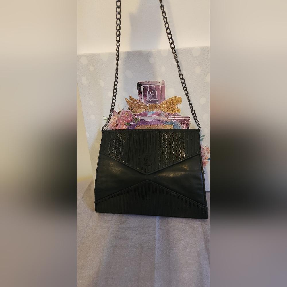 LIKE NEW!!!! FENDI CLUTCH - Picture 12 of 14